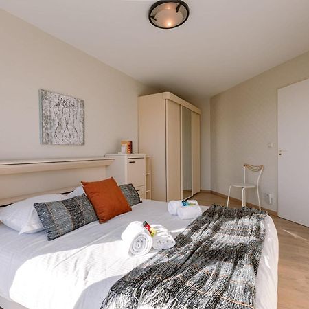 Huswell - Spacious & Modern Sea View Apartment With Garage Остенде Екстериор снимка