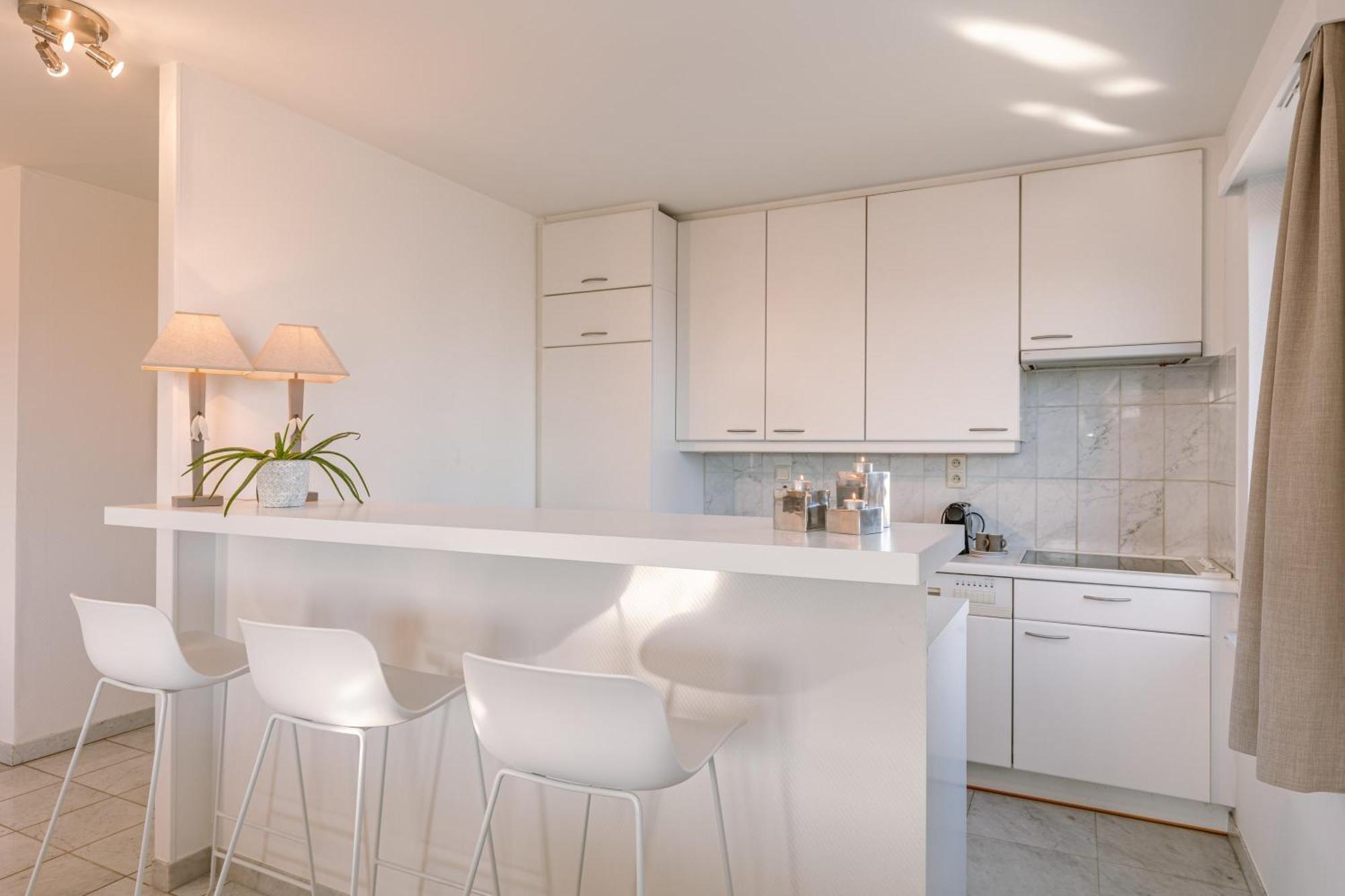 Huswell - Spacious & Modern Sea View Apartment With Garage Остенде Екстериор снимка